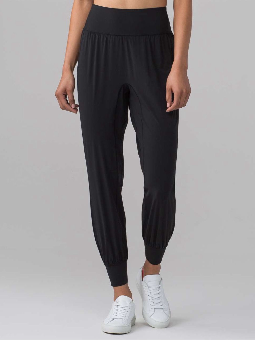 Lululemon Women's Sun Setter Jogger Pants in Black Size 4